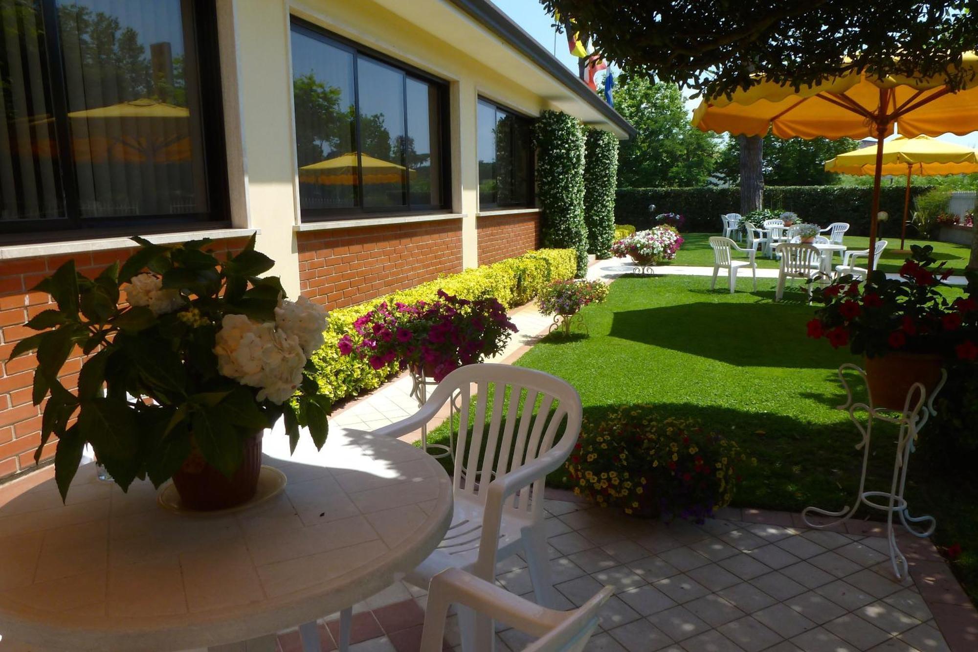 לידו די קאמאיורה Hotel Versilia מראה חיצוני תמונה